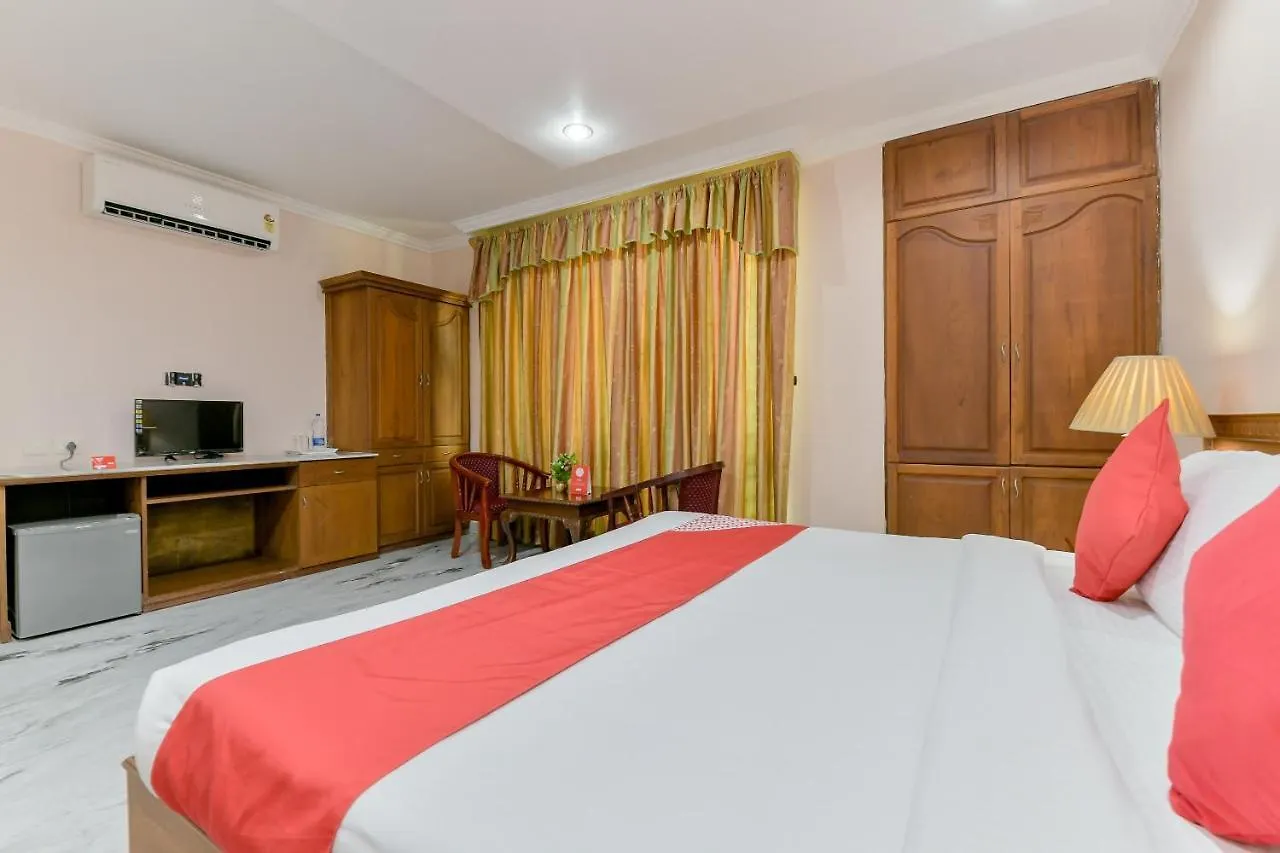 Capital O 15854 Grand Seasons Hotell Kochi