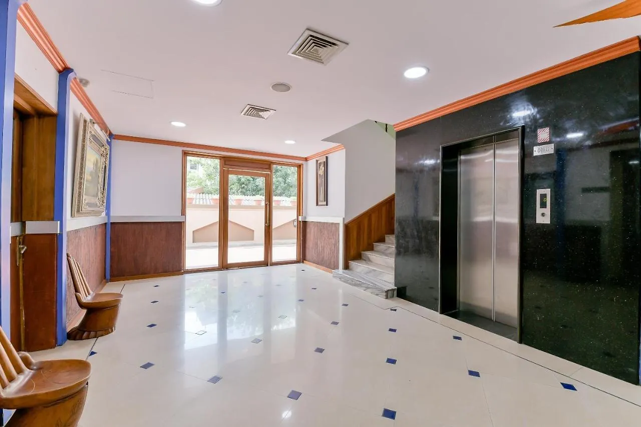 Capital O 15854 Grand Seasons Hotell Kochi 3*,